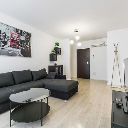 Purple Luxury Aviatiei Apartment บูคาเรสต์ ภายนอก รูปภาพ